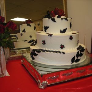 18in x18in silver cake stand for rent in bessemer, al